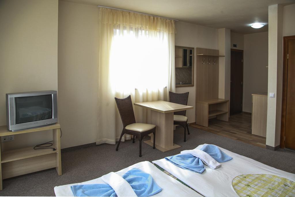 Ravda Bay Guest House Экстерьер фото